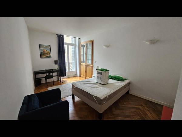 Colocation / Appartement 6 pièces de 118 m², Dijon, Rue Bossuet / Photo 11
