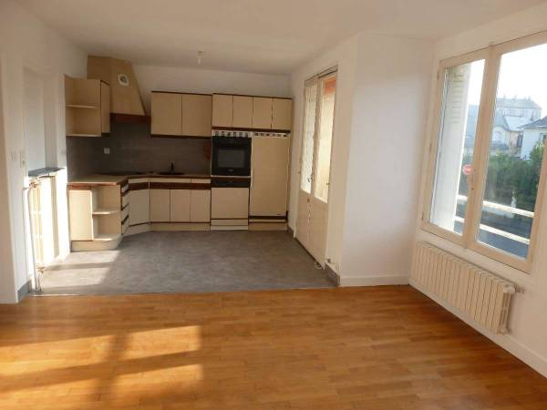 Location / Maison 4 pièces de 73 m², Rennes, Rue du Docteur Ferrand / Photo 2