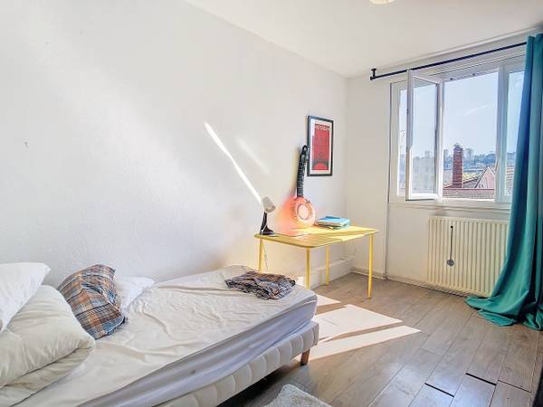 Colocation / Appartement 6 pièces de 128 m², Lyon, Rue du Bourbonnais / Photo 3