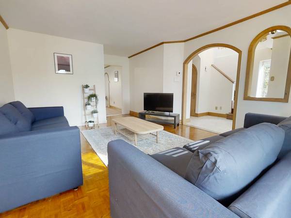 Colocation / Appartement 7 pièces de 210 m², Montréal / Photo 2