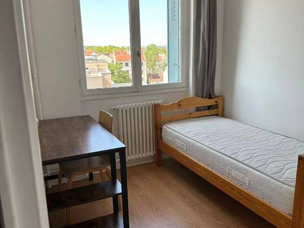 Colocation / Appartement 5 pièces de 70 m², Lyon, Avenue Berthelot / Photo 2
