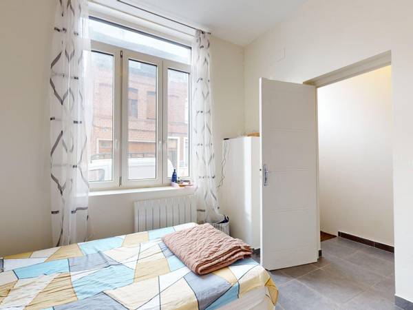 Colocation / Maison 7 pièces de 100 m², Roubaix, Rue de l'Industrie / Photo 2