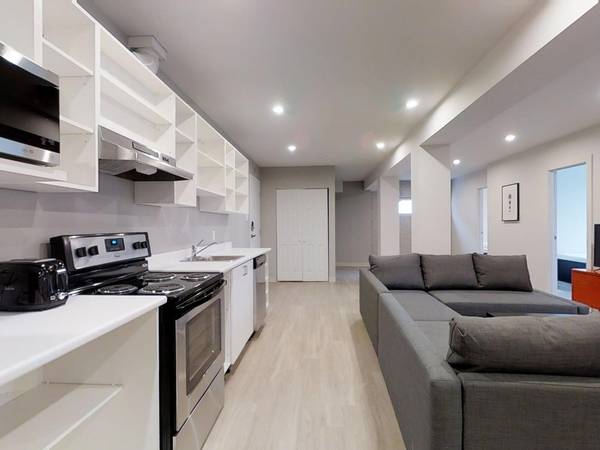 Colocation / Appartement 7 pièces de 200 m², Montréal / Photo 2