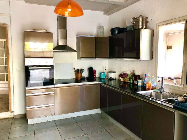 Colocation / Maison 10 pièces de 260 m², Le Port, Boulevard de Brest / Photo 2