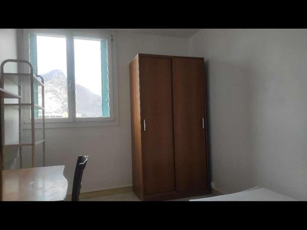 Colocation / Appartement 5 pièces de 70 m², Fontaine, Rue Jean Prévost / Photo 10