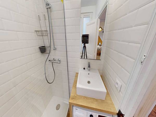 Colocation / Appartement 9 pièces de 150 m², Paris, Rue des Cloys / Photo 14