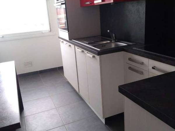 Sous-location / Appartement 4 pièces de 74 m², Lille, Rue Emile Desmet / Photo 2