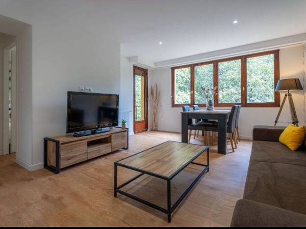 Colocation / Appartement 5 pièces de 78 m², Pau, Avenue Rhin Et Danube / Photo 2