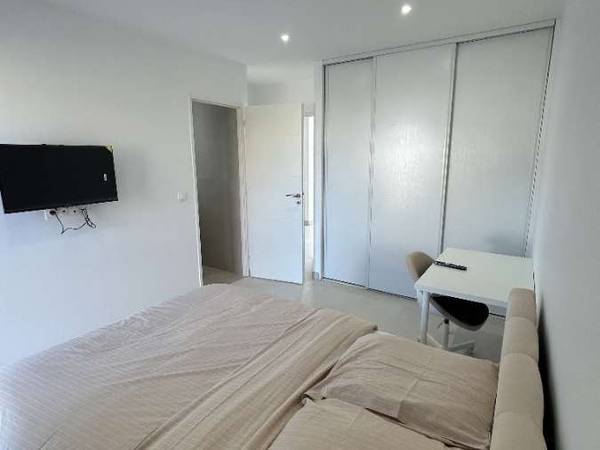 Coliving / Maison 10 pièces de 159 m², Vaulx-en-Velin, Rue de la Poudrette / Photo 2