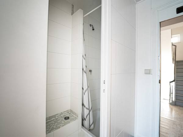 Colocation / Maison 4 pièces de 140 m², Charleroi, Rue de la Place / Photo 3