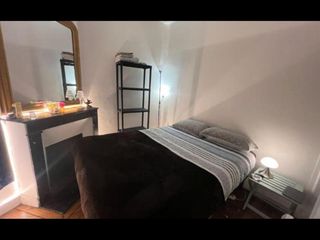 Chambre chez l'habitant / Appartement 3 pièces de 50 m², Paris, Rue des Martyrs
