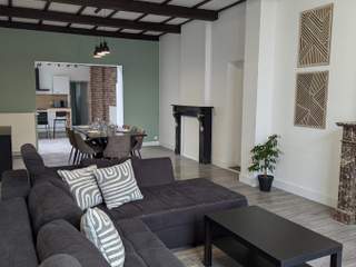 Colocation / Maison 10 pièces de 230 m², Charleroi, Rue Masses Diarbois