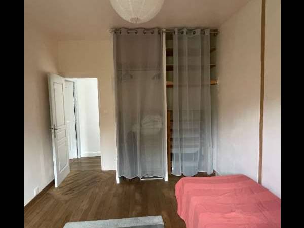 Colocation / Maison 3 pièces de 28 m², Saint-Germain-en-Laye, Rue Saint Léger / Photo 2