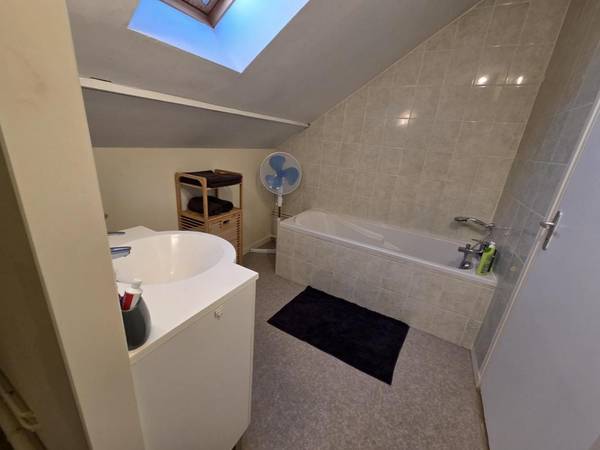 Location / Appartement 1 pièce de 38 m², Le Creusot, Rue Marceau / Photo 4