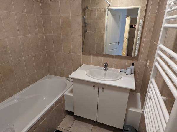 Colocation / Appartement 4 pièces de 87 m², Courbevoie, Rue Pierre Lhomme / Photo 2