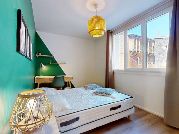 Colocation / Appartement 5 pièces de 100 m², Clermont-Ferrand, Rue Victor Hugo / Photo 2