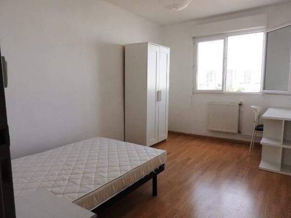 Colocation / Appartement 5 pièces de 82 m², Pessac, Rue du Serpent / Photo 3