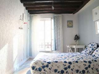 Homestay / 3-bedroom flat · 60 m², Charenton-le-Pont, Rue de Paris