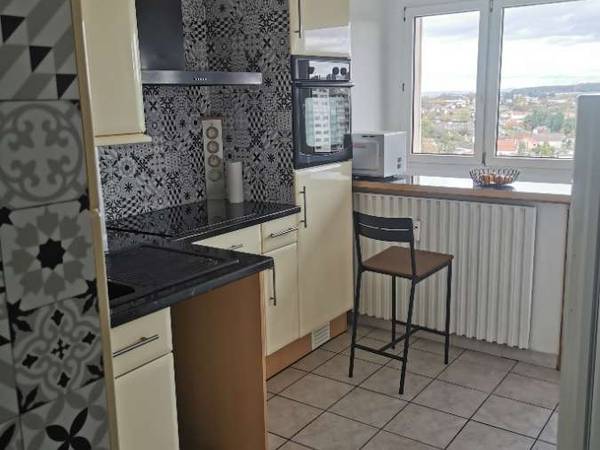 Colocation / Appartement 4 pièces de 90 m², Épinal, Avenue Robert Schumann / Photo 2