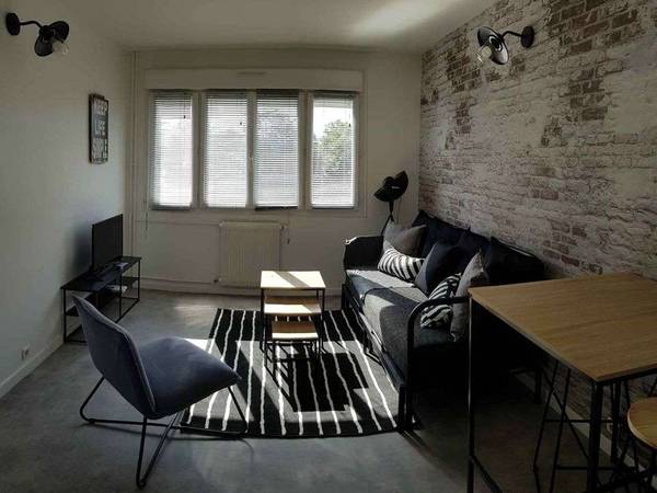 Colocation / Appartement 3 pièces de 53 m², Saint-Jean-de-la-Ruelle, Rue des Sorbiers / Photo 2