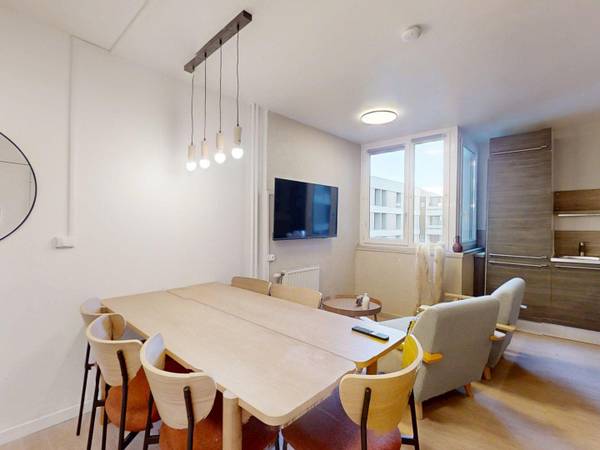 Colocation / Appartement 7 pièces de 97 m², Élancourt, Rés Les Nouveaux Horizons / Photo 2
