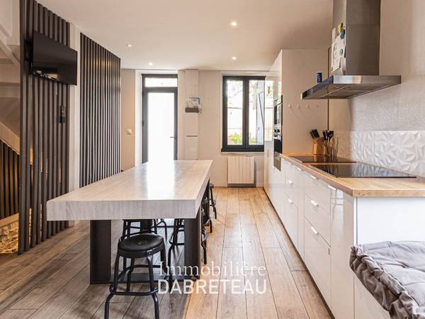 Colocation / Maison 9 pièces de 50 m², Villeurbanne, Rue du 4 Août 1789 / Photo 2