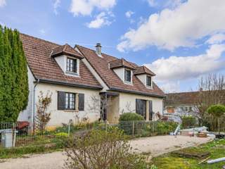 Colocation / 10 rooms house · 254 m², Dijon