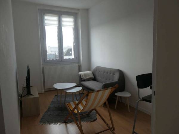 Chambre pour étudiant / Appartement 6 pièces de 83 m², Nantes, Rue Auguste Brizeux / Photo 2