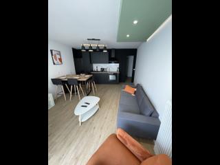 Colocation / Appartement 5 pièces de 92 m², Pau, place du foirail