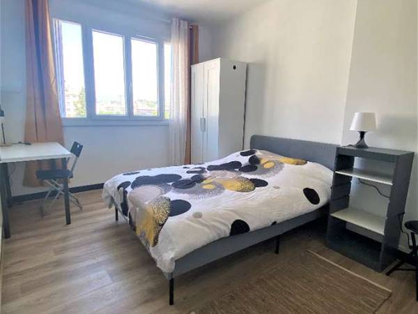 Colocation / Appartement 5 pièces de 90 m², Marseille, Rue Antoine Pons / Photo 7