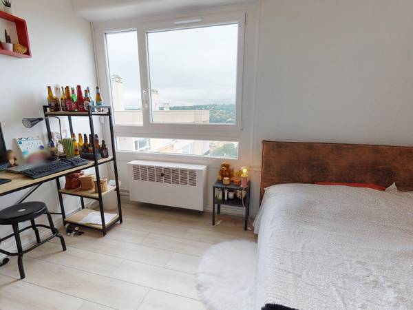 Colocation / Appartement 5 pièces de 82 m², Oullins, Boulevard de l'Europe / Photo 2
