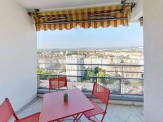 Room share / 5 rooms apartment · 80 m², Vénissieux, Rue Ernest Renan