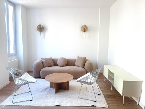 Location / Appartement 3 pièces de 55 m², Marseille, Rue Paradis / Photo 2