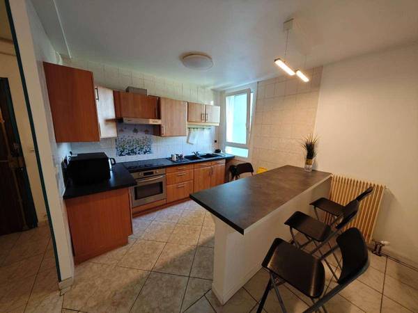 Colocation / Appartement 6 pièces de 94 m², Évry-Courcouronnes, Rue des Pyramides / Photo 2