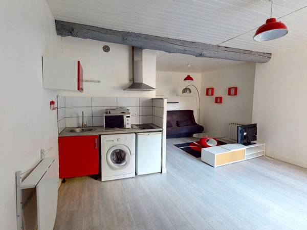 Location / Appartement 1 pièce de 30 m², Poitiers, Rue Cornet / Photo 2