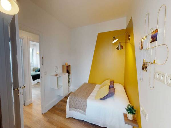 Colocation / Appartement 4 pièces de 110 m², Courbevoie, Rue de Bezons / Photo 2