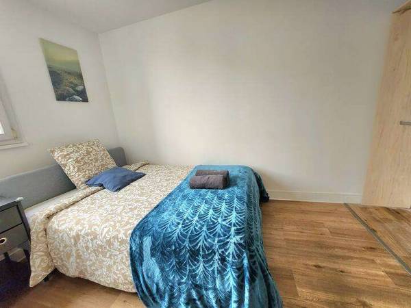 Colocation / Appartement 4 pièces de 100 m², Créteil, Rue Pierre Et Marie Curie / Photo 2
