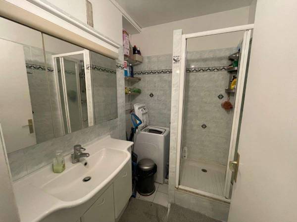 Colocation / Immeuble 4 pièces de 75 m², Antony, Avenue Saint Exupery / Photo 4