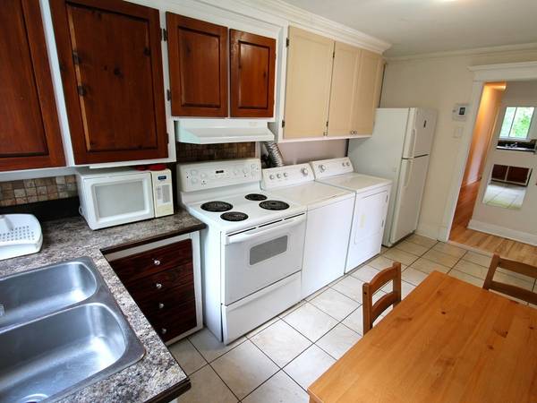 Colocation / Appartement 4 pièces de 80 m², Montréal / Photo 2