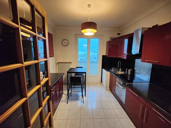 Colocation / Appartement 4 pièces de 75 m², Vénissieux, Rue Marcel Pagnol / Photo 2