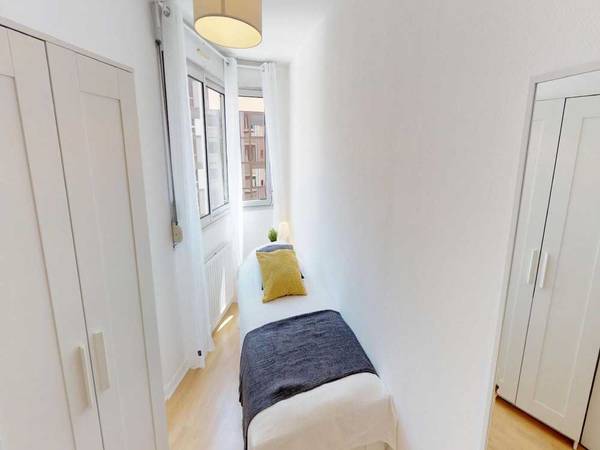 Colocation / Appartement 5 pièces de 100 m², Lyon, Rue Juliette Récamier / Photo 2