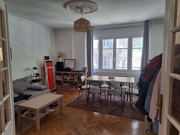 Sous-location / Appartement 4 pièces de 87 m², Marseille, Rue Louis Astruc / Photo 2