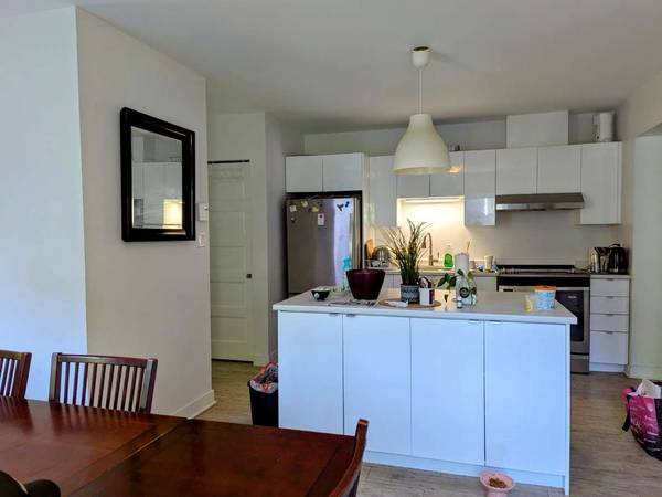 Apartament la comun / Apartament 7 camere de 107 m², Montréal, Rue la Fontaine / Fotografie 2
