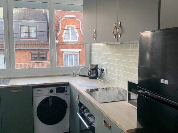 Colocation / Appartement 4 pièces de 72 m², La Madeleine, Avenue Bernadette / Photo 2