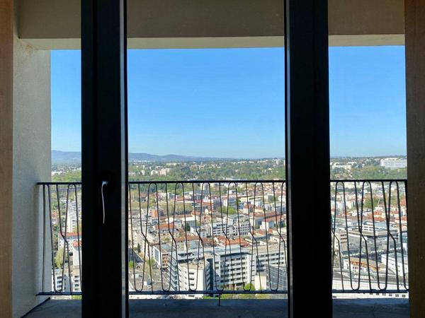 Rental / 4-bedroom flat · 63 m², Lyon, Montée de l'Observance / Photo 2