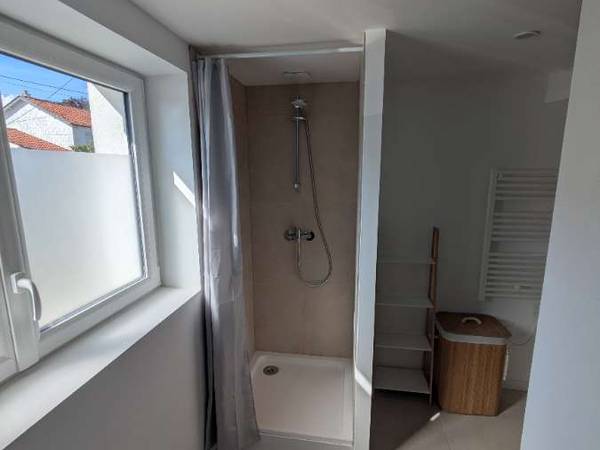 Flatsharing / 7-bedroom house · 120 m², La Roche-sur-Yon, Rue Jean Perrin / Photo 3