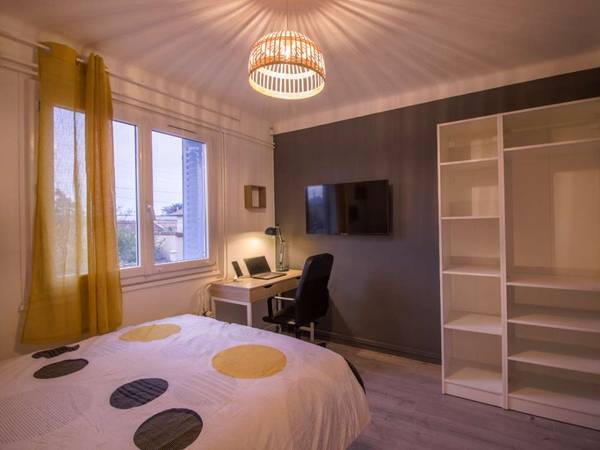 Colocation / Appartement 4 pièces de 78 m², Oullins-Pierre-Bénite, Rue Albert Camus / Photo 2