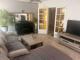 Homestay / 5-bedroom flat · 100 m², Marseille, Rue Saint Pierre
