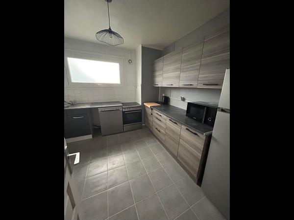 Colocation / Appartement 4 pièces de 75 m², Limoges, boulevard du Vigenal / Photo 3