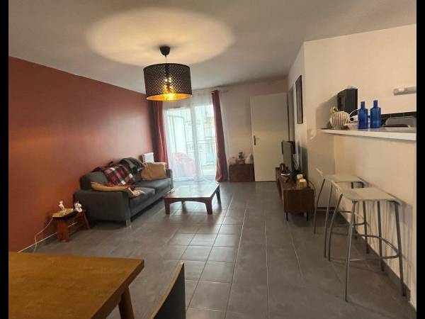 Location / Appartement 3 pièces de 72 m², Rouen, Rue Marie Curie / Photo 2